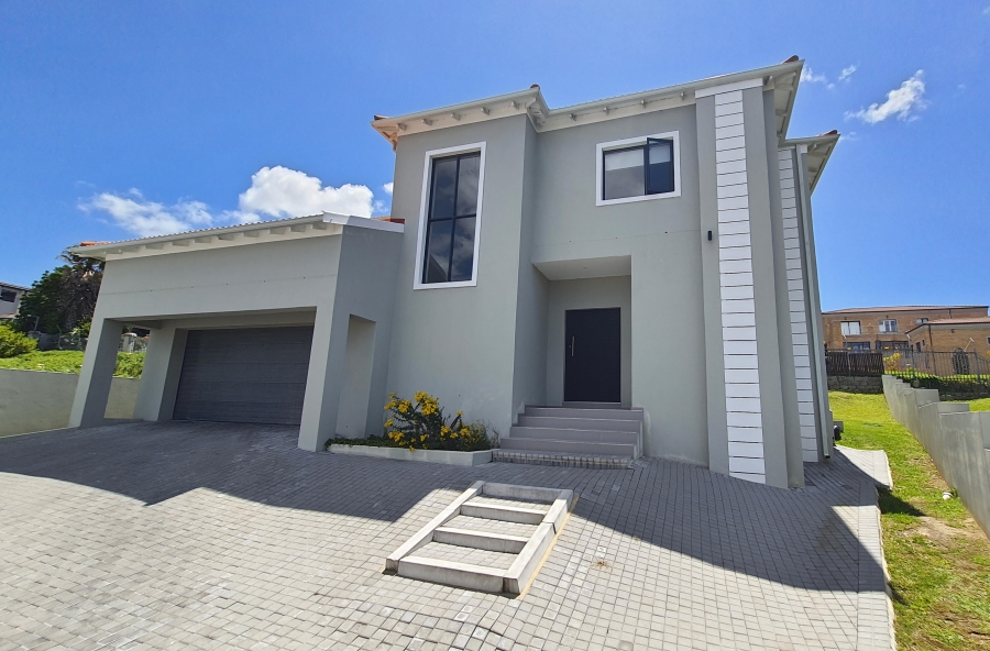 5 Bedroom Property for Sale in Theescombe Eastern Cape